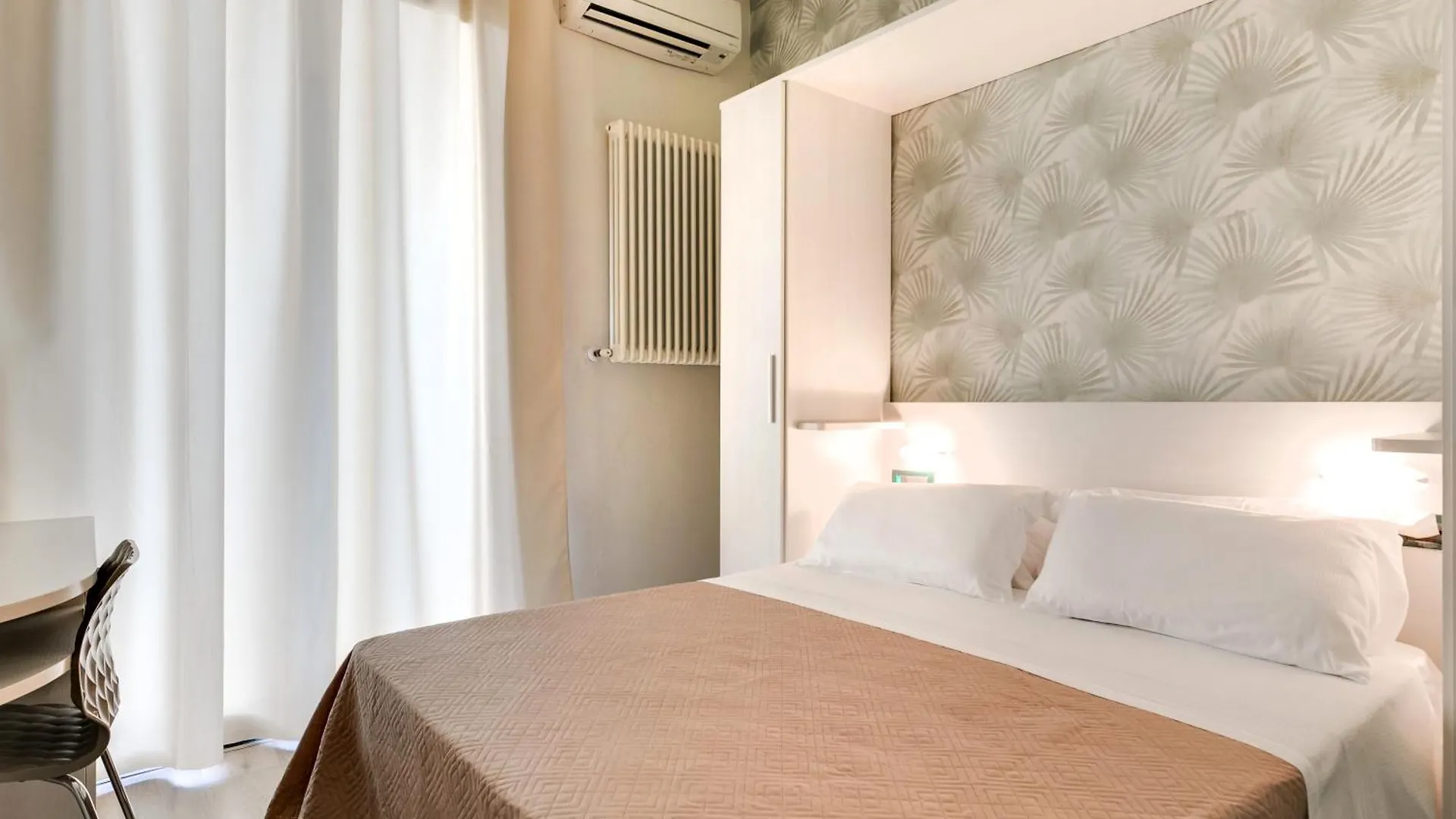 Custodisca Hotel Evolution Cesenatico 4*,  Italia