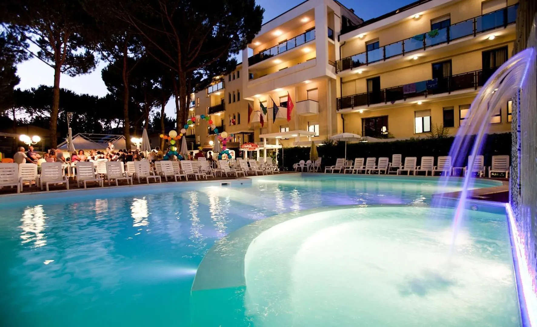 Custodisca Hotel Evolution Cesenatico 4*,  Italien